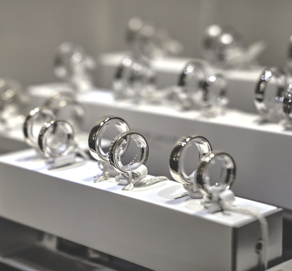 陳列された指輪