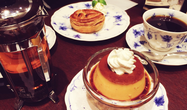 喫茶店のプリン